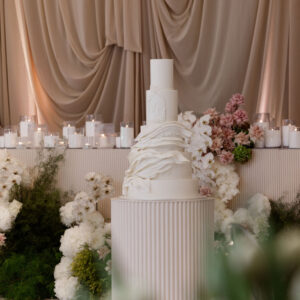 Nude Ribbed Cake Table