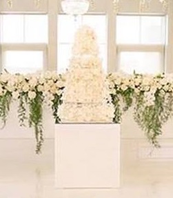 White Gloss Cake Table